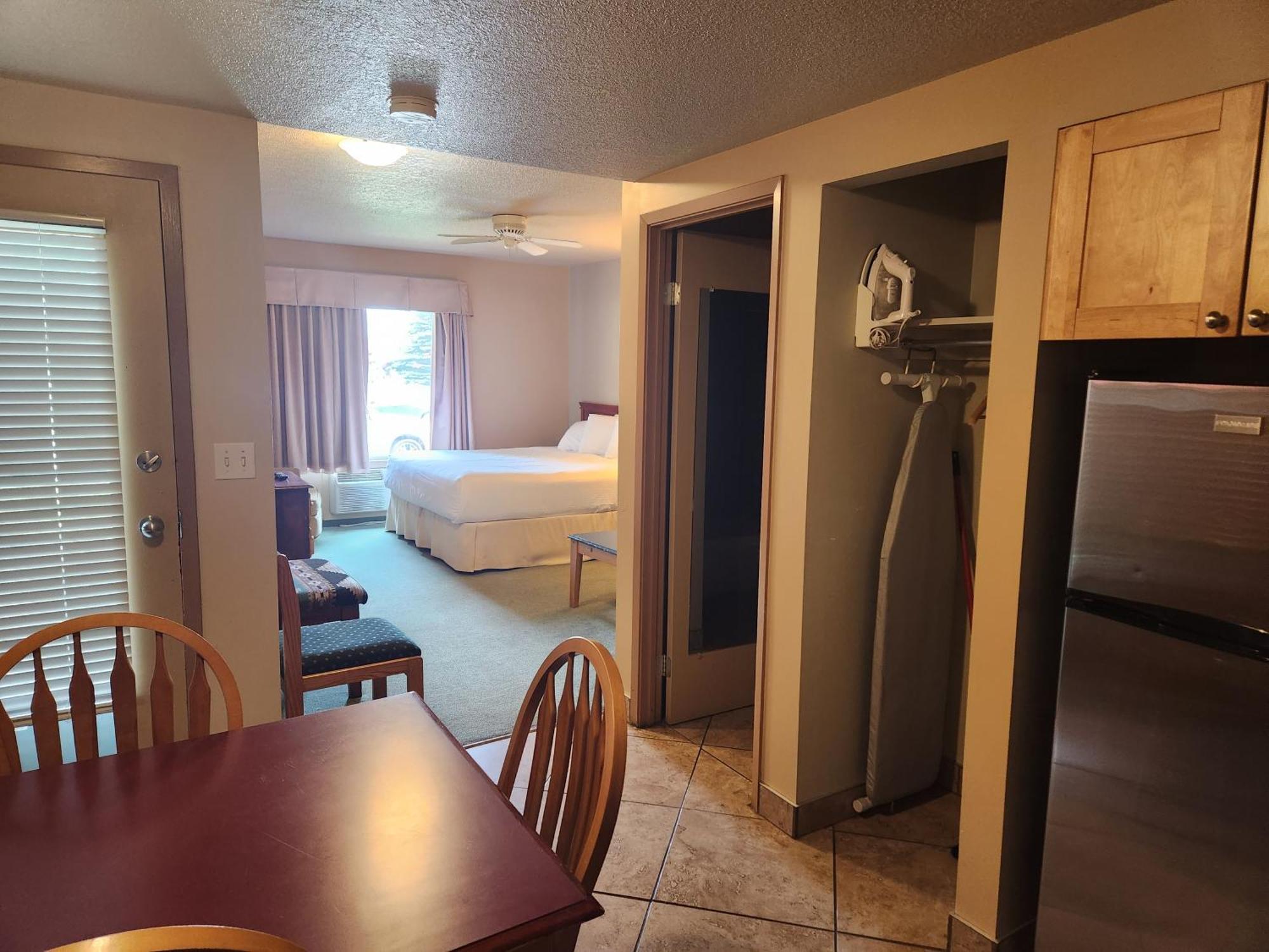 Waterton Lakes Lodge Resort Exterior foto