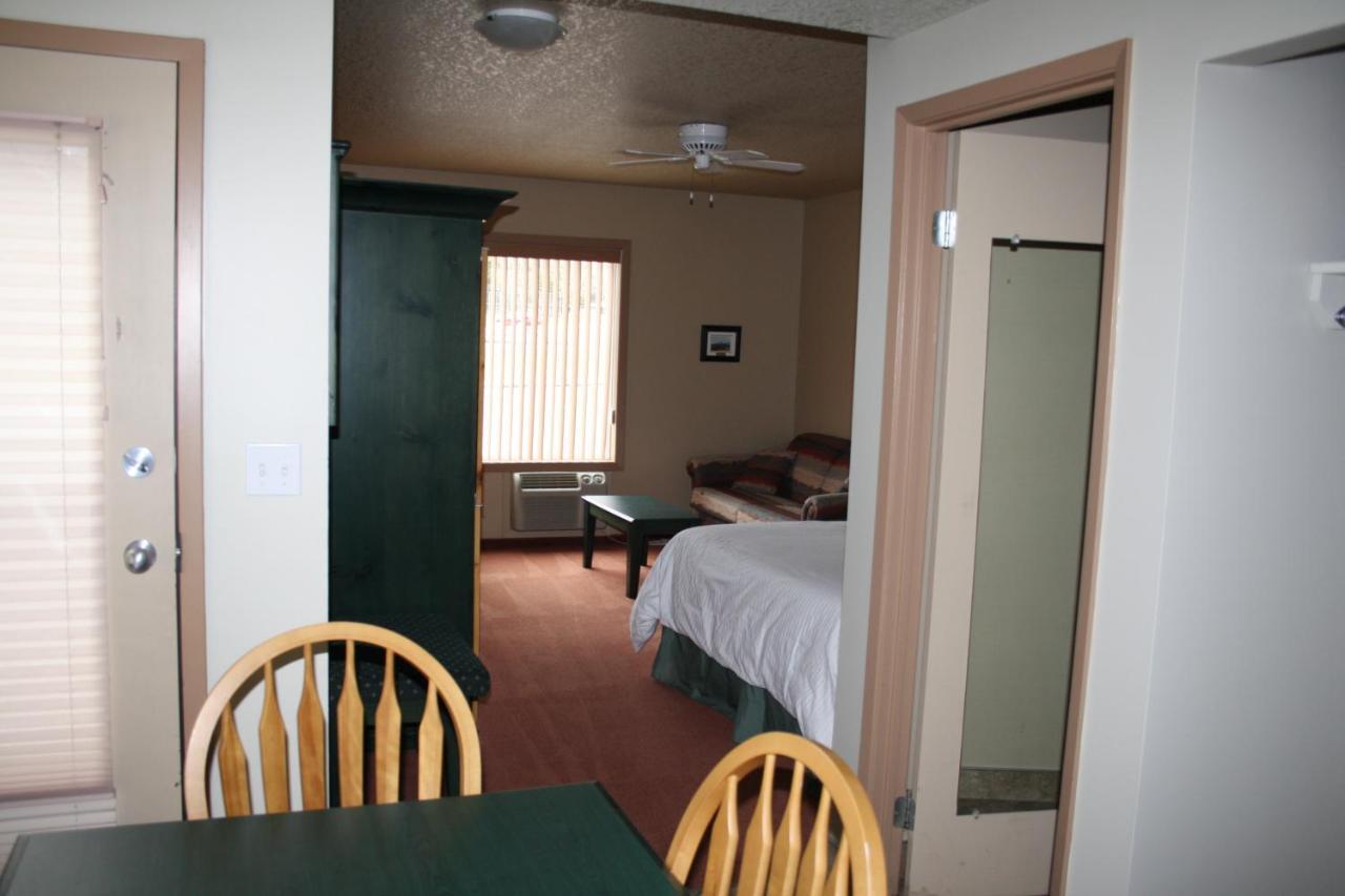 Waterton Lakes Lodge Resort Exterior foto